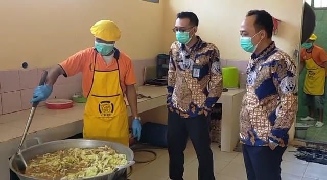 Monitoring Lapas Kotaagung Pastikan Konsumsi Makan dan Minum Sesuai SOP bagi WBP