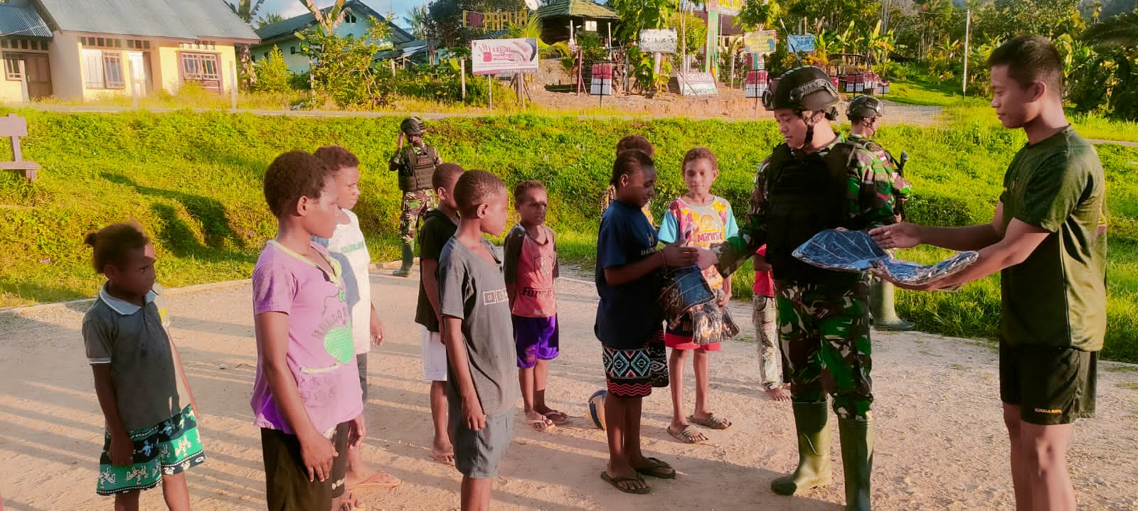 Satgas Yonif 143/TWEJ Tumbuhkan Jiwa Dan Semangat Olahraga Anak Papua Raih Prestasi