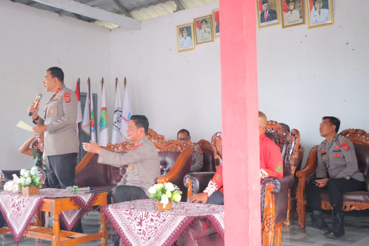 Jum’at Curhat, Wakapolda Lampung Dengarkan Keluhan Warga Katibung Lampung Selatan