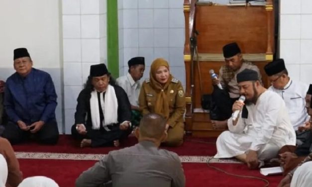 Walikota Eva Dwina Safari Ramadhan di Masjid Baitul Hamdi Tanjung Karang Pusat